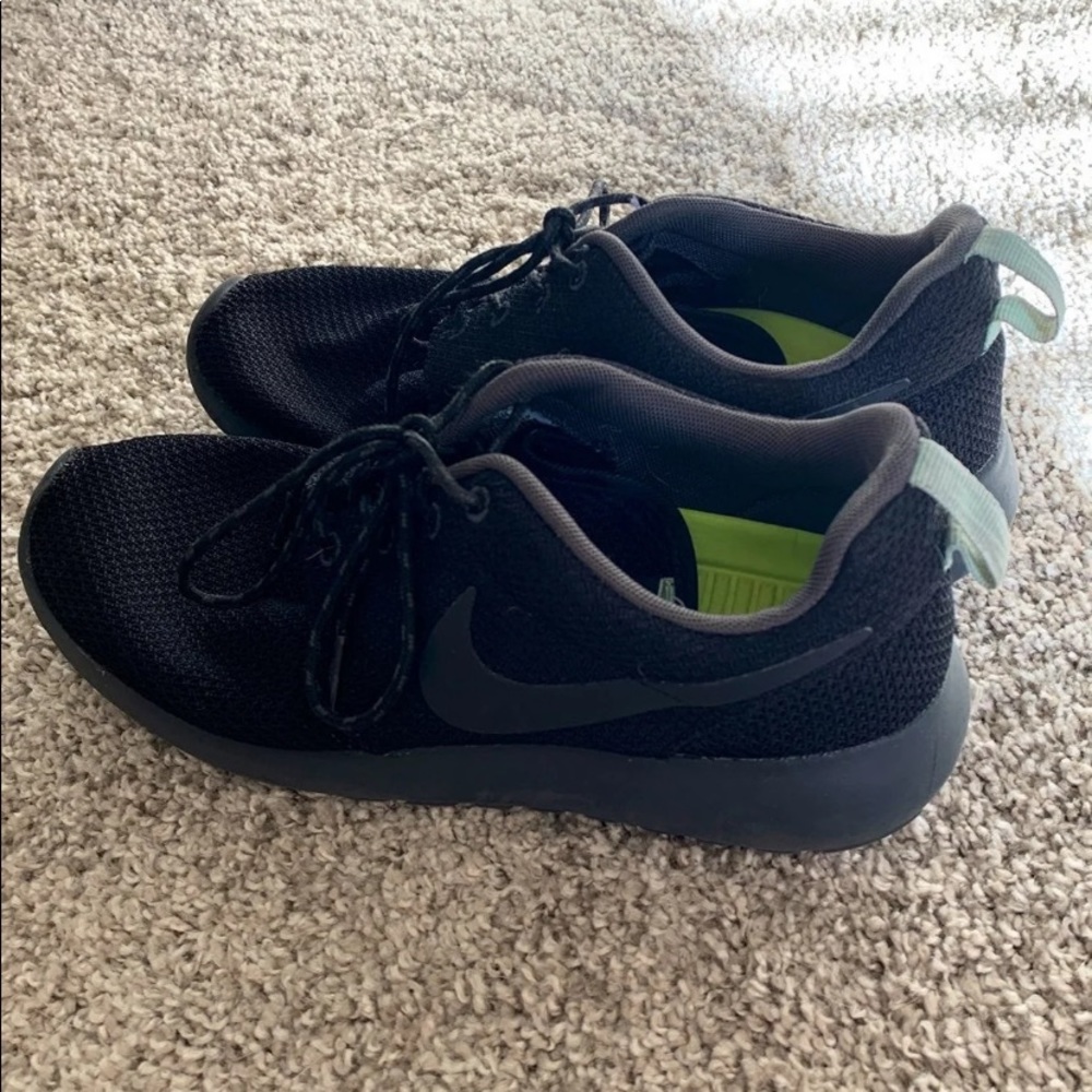 Nike Roches - Picture 2 of 3
